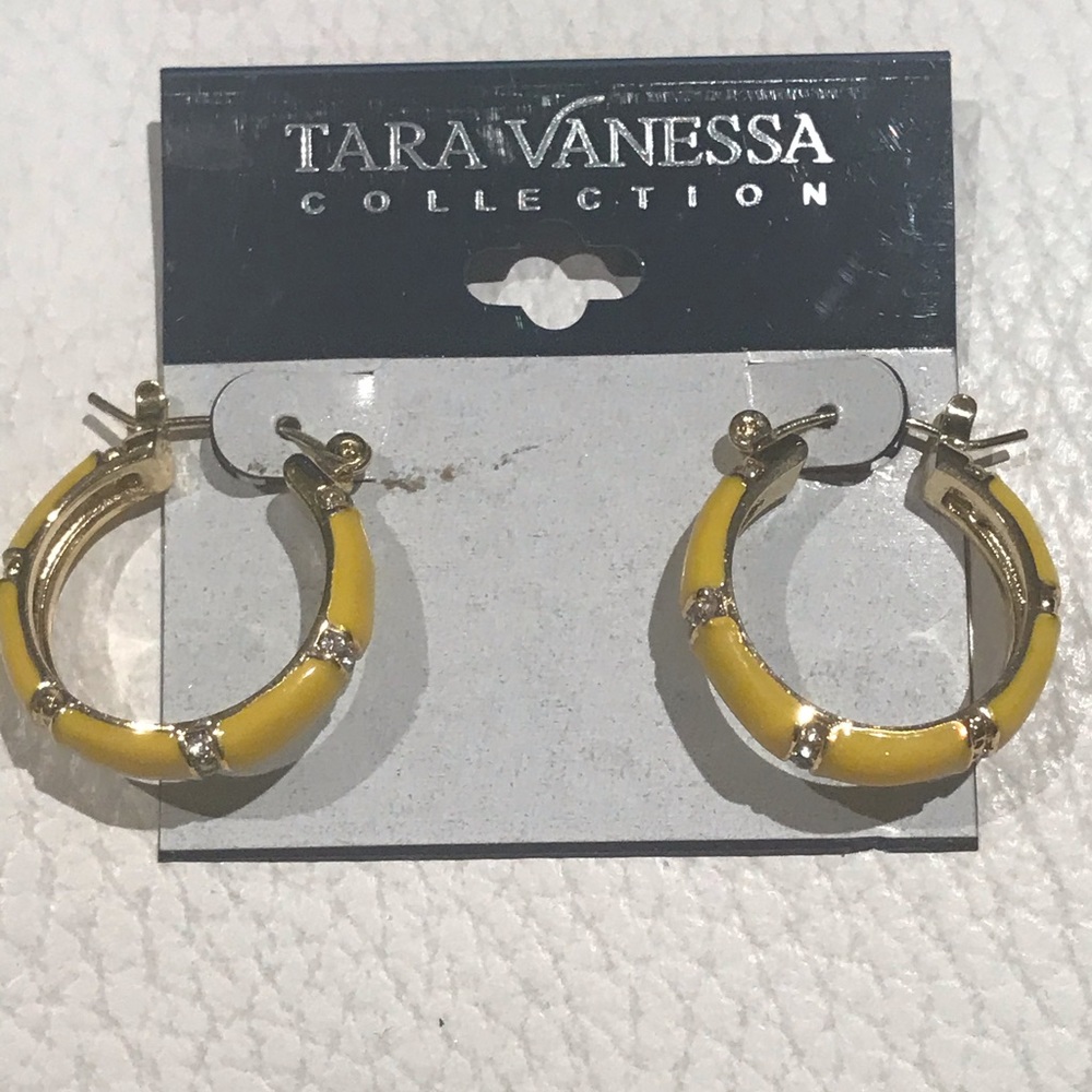 NWT TARA VANESSA Collection Hoop Earring